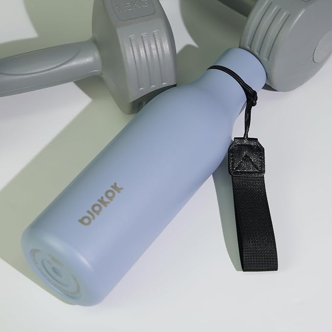 BJPKPK Insulated Water Bottles, 18 oz Stainless Steel Metal Water Bottle with Strap, BPA Free Leak Proof Jugs, Mugs, Flasks, Reusable Thermal Flasks for Sports & Travel, Mist Grey