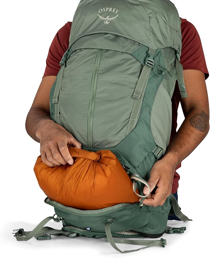 Osprey Stratos 44L Men's Hiking Backpack - Lightweight Backpacking Pack with Waterproof Raincover - Camping Bag, Pine Leaf